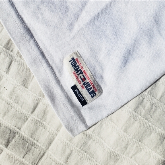 Tommy Hilfiger Graphic Tank Top - Picture 3 of 3